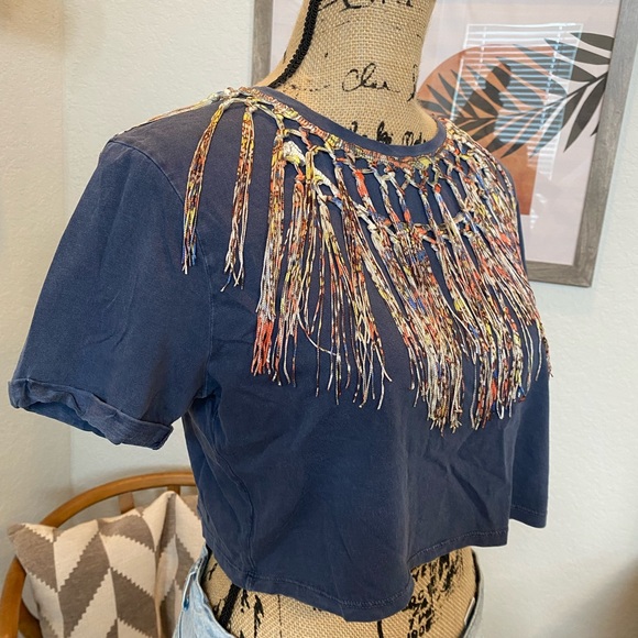 Fun fringe crop top - Picture 4 of 5